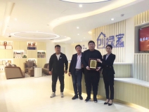 熱烈祝賀魏總、吳總、楊總簽約創(chuàng)綠家陜西省市級(jí)代理！