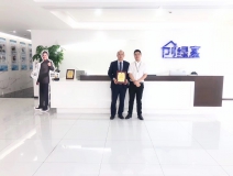 熱烈祝賀尚總、鄧總夫婦簽約創(chuàng)綠家四川省市級(jí)代理！